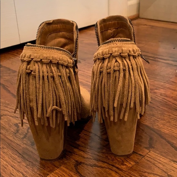 Tan, fringe DV open toe booties - Picture 5 of 5